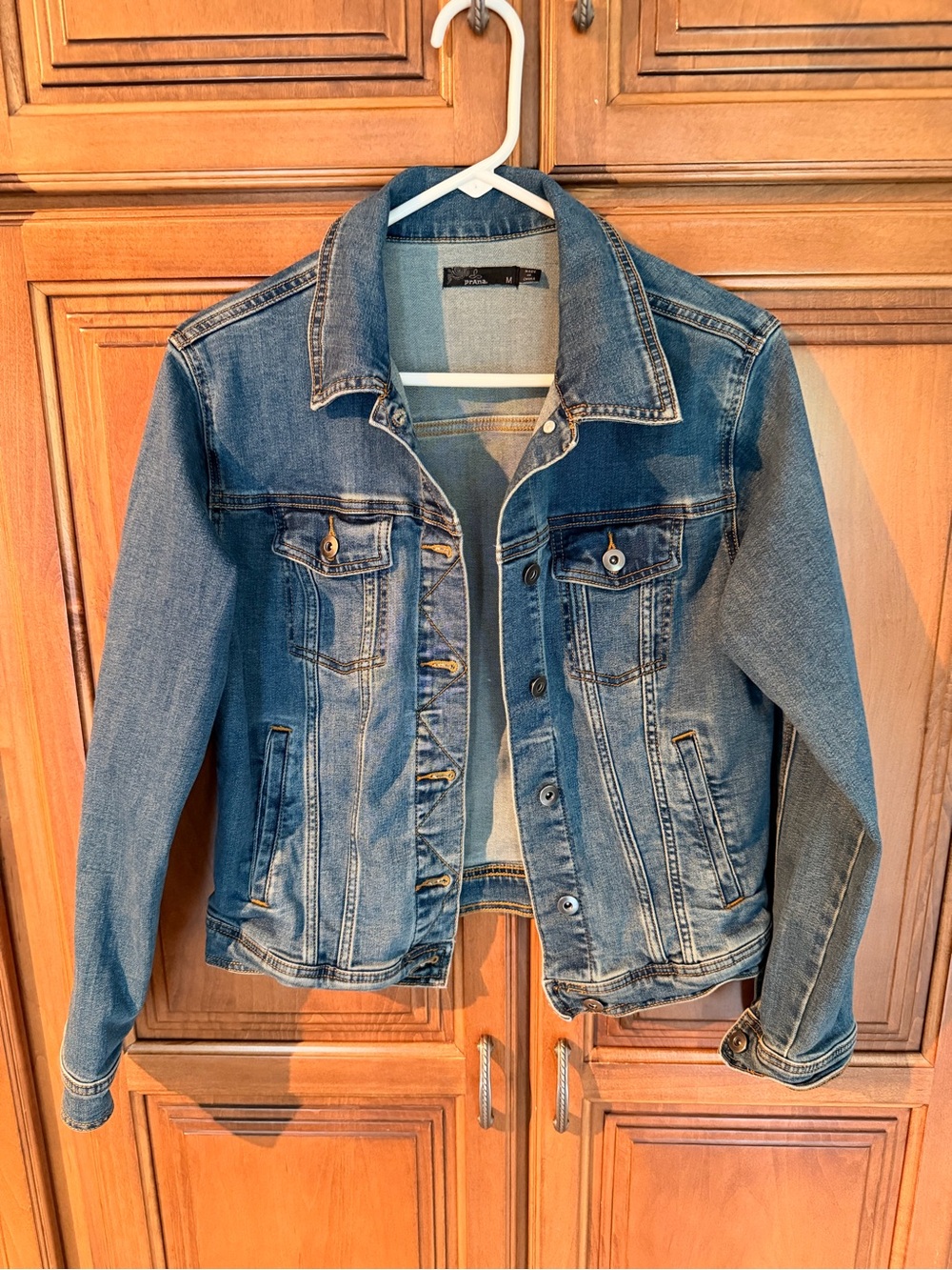 prAna Blue Denim Trucker Jacket Size Medium